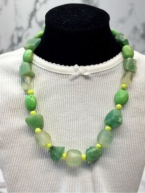 Green Adventurine Chunky Bead Necklace Silver Closure - Women's Jewelry